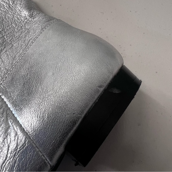 Zara Basic Laminated Leather Silver Metallic Flat Ankle Boots Size EU 41 - Picture 6 of 11